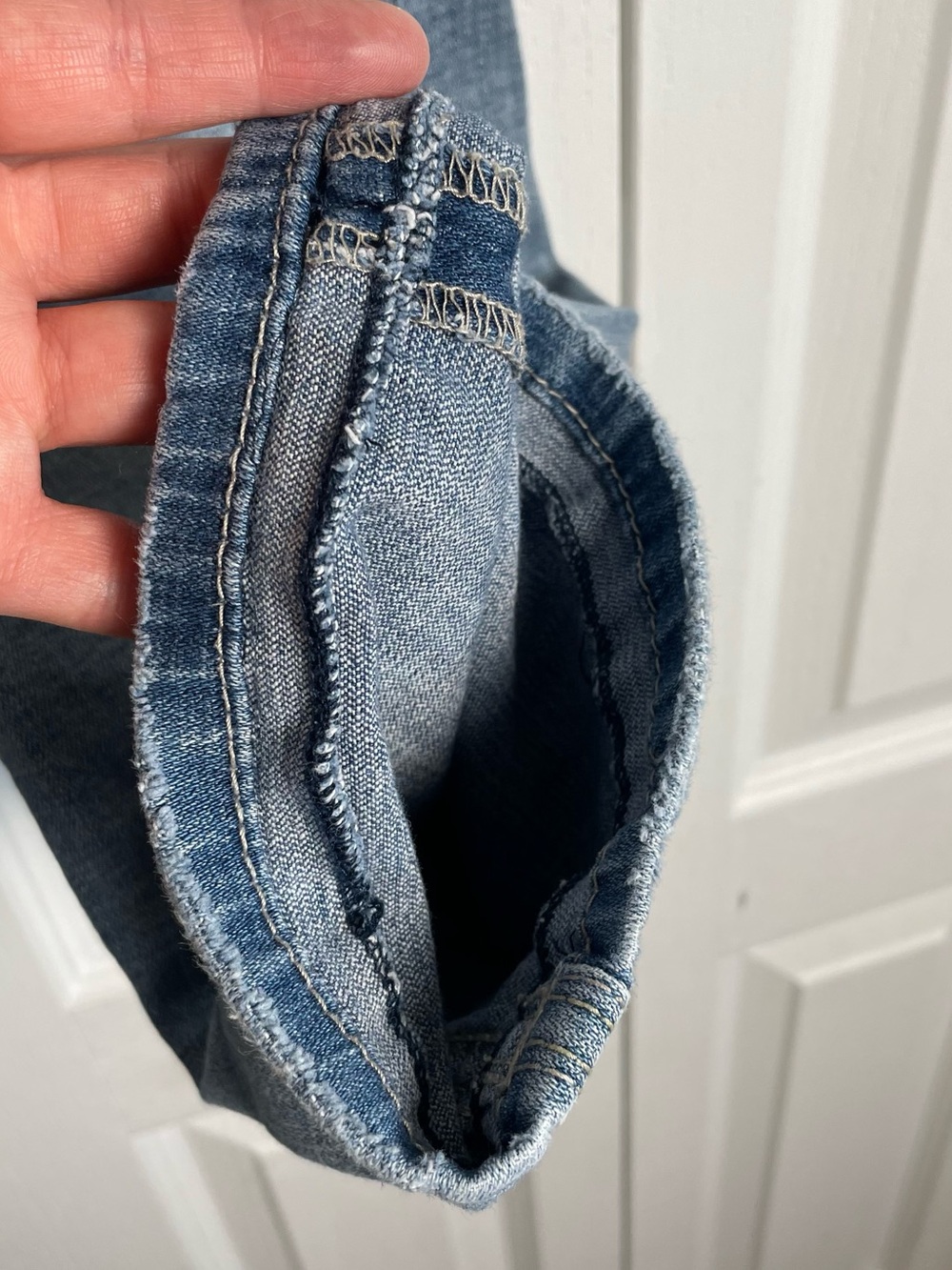 BKE Alec Jeans Men’s 32x32 (actual 32x26) Hemmed Whiskering Distressed Casual - Picture 6 of 16
